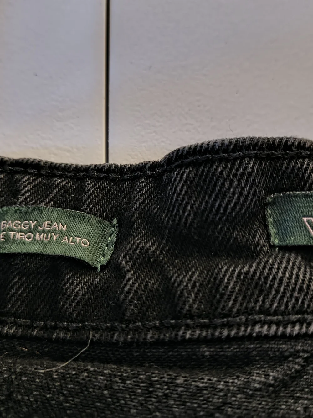 Wild Fable Black Distressed High-Waist Jeans size 4/27R inseam 30